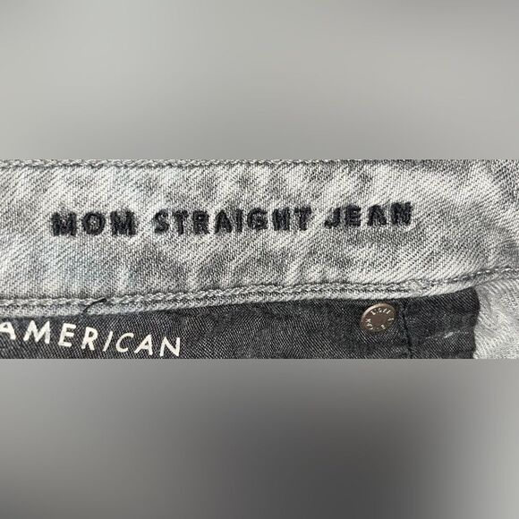 American Eagle MOM STRAIGHT Jeans - Size 16 Short Gray Wash DESTROYED distressed - Picture 3 of 4
